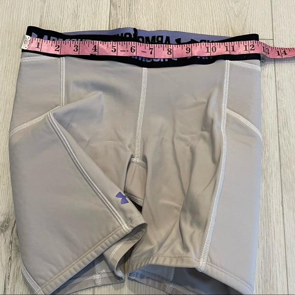 Under Armour Gray Strike Zone Compression Shorts HeatGear - Picture 7 of 9